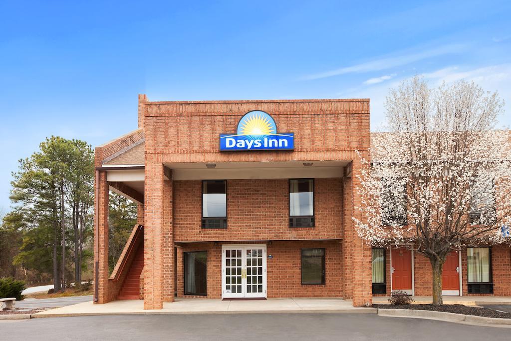 Days Inn By Wyndham Farmville Exterior foto